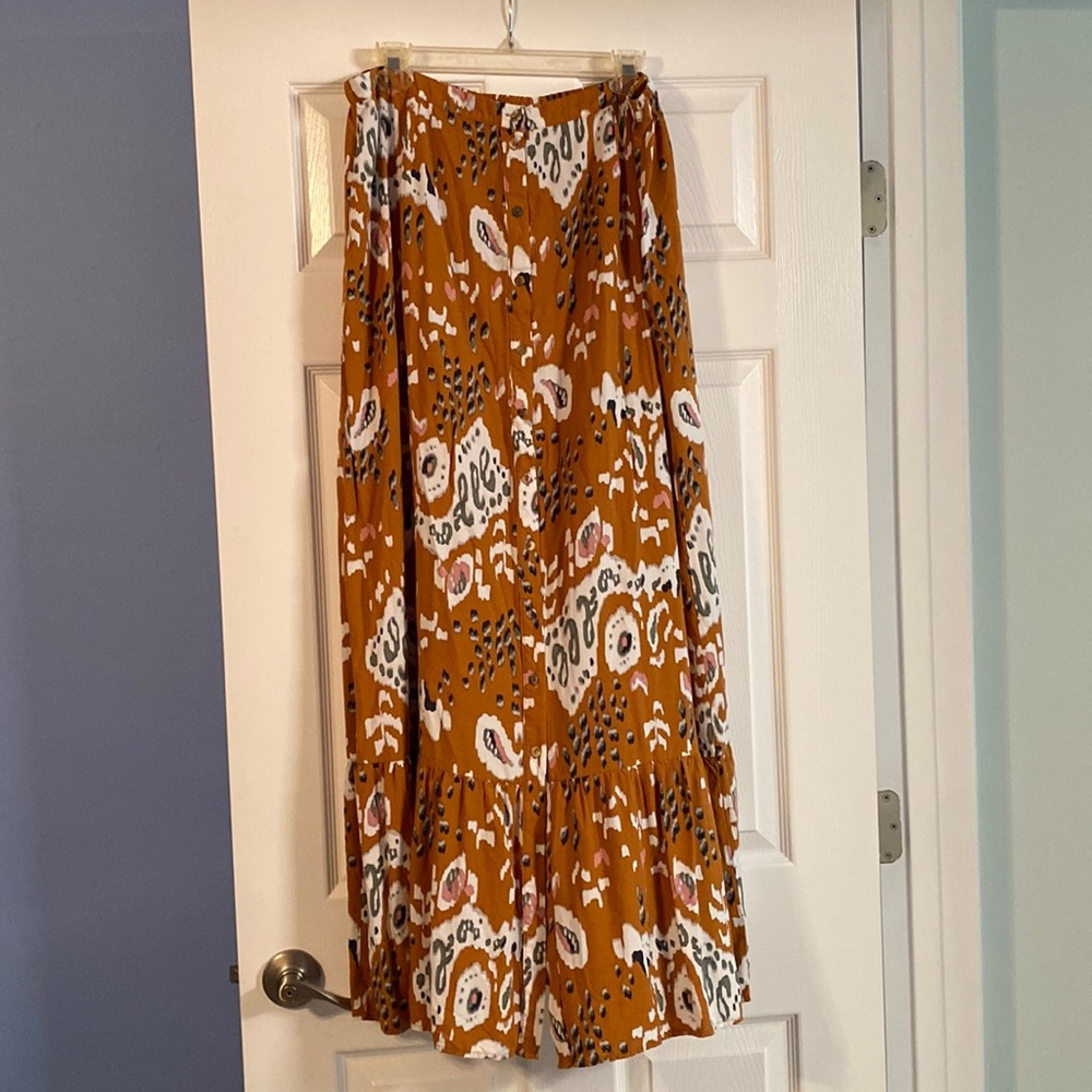 Womens Button-front maxi skirt size xl
